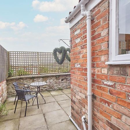 Host & Stay - Dove Grey, 25 West End Kirkbymoorside Exterior foto